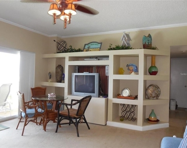 880 Mandalay Avenue - Photo Thumbnail 4