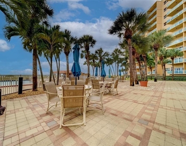 880 Mandalay Avenue - Photo Thumbnail 13