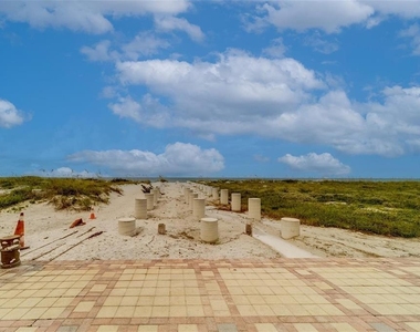 880 Mandalay Avenue - Photo Thumbnail 21
