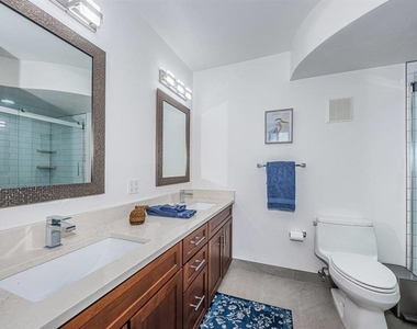 6083 Bahia Del Mar Circle - Photo Thumbnail 14