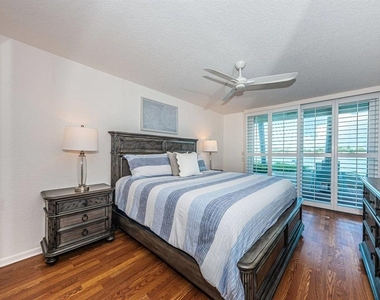 6083 Bahia Del Mar Circle - Photo Thumbnail 11