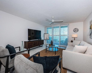 6083 Bahia Del Mar Circle - Photo Thumbnail 5