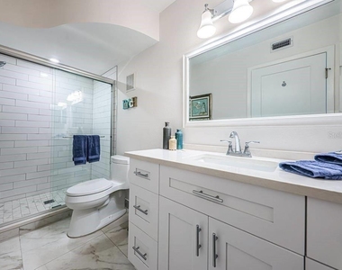6083 Bahia Del Mar Circle - Photo Thumbnail 16