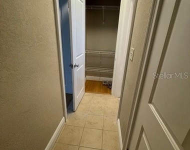 200 N Betty Lane - Photo Thumbnail 8