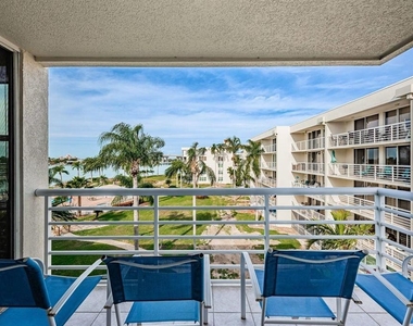 6061 Bahia Del Mar Circle - Photo Thumbnail 17