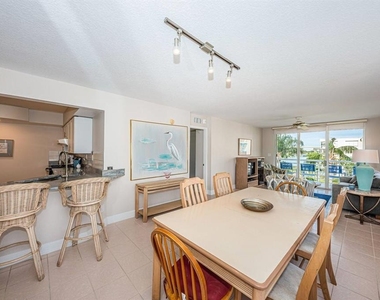 6061 Bahia Del Mar Circle - Photo Thumbnail 5