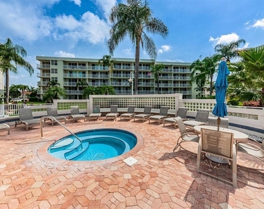 6061 Bahia Del Mar Circle - Photo Thumbnail 19