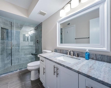 6061 Bahia Del Mar Circle - Photo Thumbnail 15