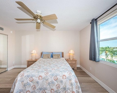 6061 Bahia Del Mar Circle - Photo Thumbnail 9