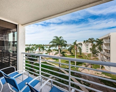 6061 Bahia Del Mar Circle - Photo Thumbnail 21