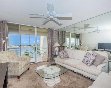 6001 Bahia Del Mar Circle - Photo Thumbnail 7