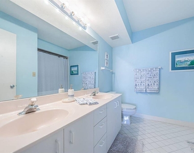 6001 Bahia Del Mar Circle - Photo Thumbnail 18