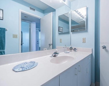 6001 Bahia Del Mar Circle - Photo Thumbnail 17