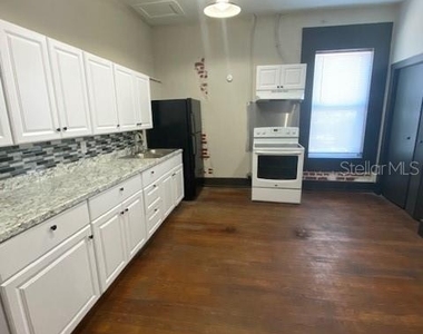 113 S Collins Street - Photo Thumbnail 5