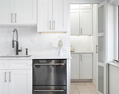 2710 Hibiscus Drive W - Photo Thumbnail 23