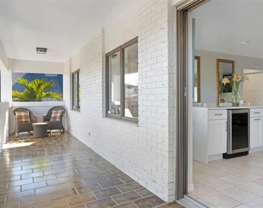 2710 Hibiscus Drive W - Photo Thumbnail 24
