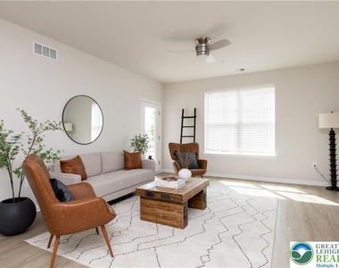 2897 Easton Avenue - Photo Thumbnail 2