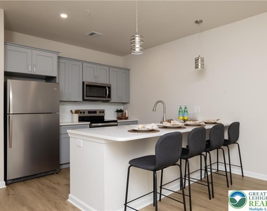2897 Easton Avenue - Photo Thumbnail 1