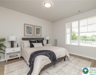 2897 Easton Avenue - Photo Thumbnail 5
