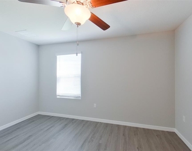 8677 Sw 44th Court - Photo Thumbnail 10