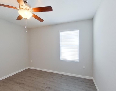 8677 Sw 44th Court - Photo Thumbnail 16