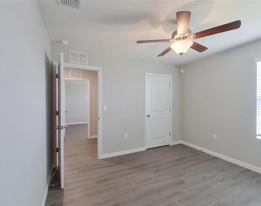 8677 Sw 44th Court - Photo Thumbnail 21