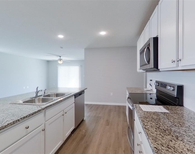 8677 Sw 44th Court - Photo Thumbnail 7
