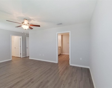 8677 Sw 44th Court - Photo Thumbnail 13