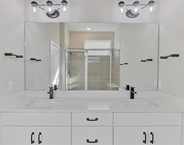 1800 Houston Street - Photo Thumbnail 18