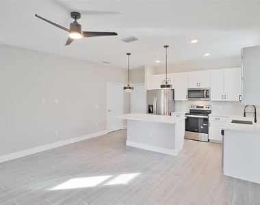 1800 Houston Street - Photo Thumbnail 17