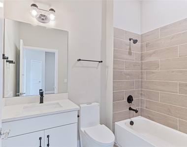 1800 Houston Street - Photo Thumbnail 16