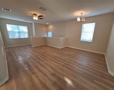 3709 Parkridge Circle - Photo Thumbnail 5