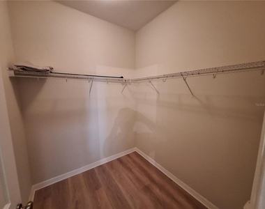 3709 Parkridge Circle - Photo Thumbnail 13