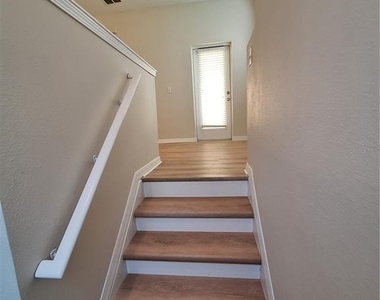 3709 Parkridge Circle - Photo Thumbnail 3