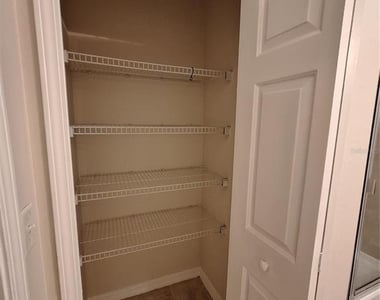 3709 Parkridge Circle - Photo Thumbnail 12
