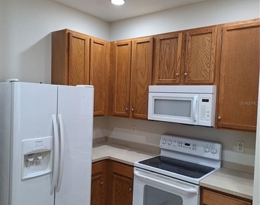 3709 Parkridge Circle - Photo Thumbnail 7