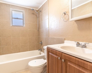 114 E Northside Drive - Photo Thumbnail 7