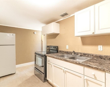 114 E Northside Drive - Photo Thumbnail 4
