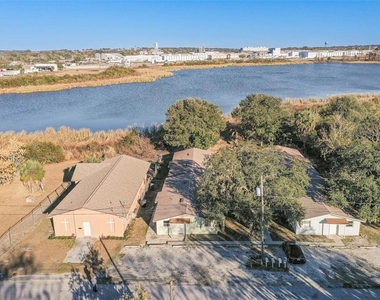 114 E Northside Drive - Photo Thumbnail 9