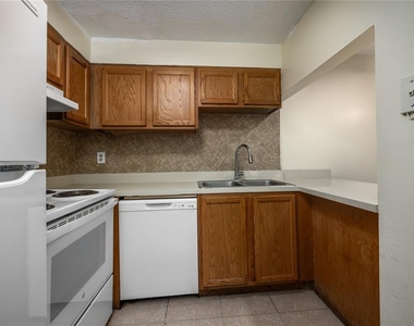 6519 W Newberry - Photo Thumbnail 9