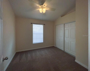 4004 Sw 26th Drive - Photo Thumbnail 2