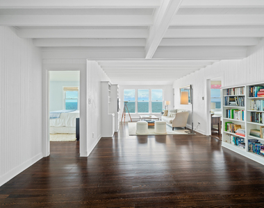 118 Middle Beach Road - Photo Thumbnail 11