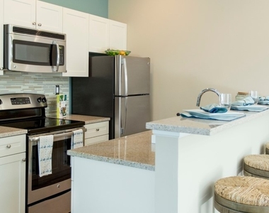 613 William Penn Pl - Photo Thumbnail 5