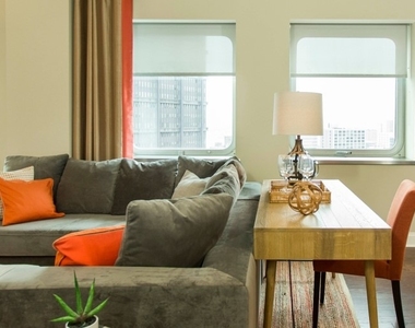 613 William Penn Pl - Photo Thumbnail 3