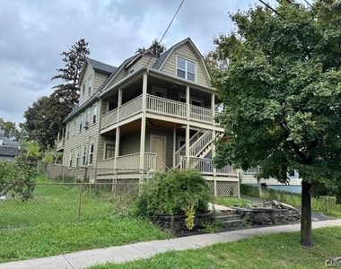 1607 Burnet Avenue - Photo Thumbnail 1