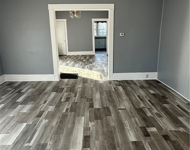 247 Princeton Avenue - Photo Thumbnail 2
