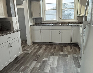 247 Princeton Avenue - Photo Thumbnail 4