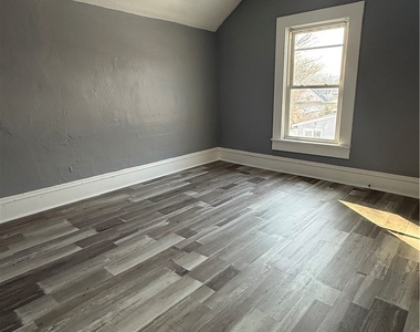 247 Princeton Avenue - Photo Thumbnail 10