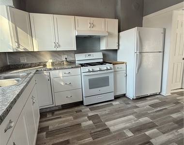 247 Princeton Avenue - Photo Thumbnail 6