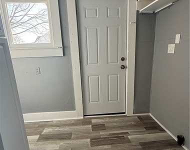 247 Princeton Avenue - Photo Thumbnail 7